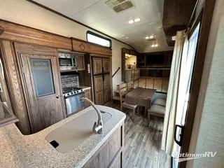 2017 Keystone Cougar 337PFL RV Photo 4