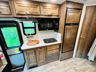 2022 Jayco Melbourne M-24 L SPRINTER RV Photo 3