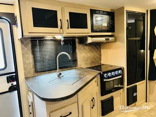 2022 Coachmen Apex Ultra-Lite 245BHS RV Photo 2