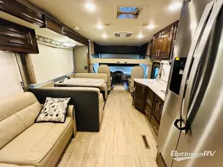 2019 Thor Challenger 37TB RV Photo 2