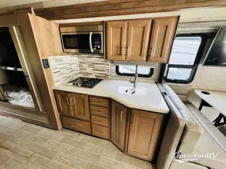 2022 Thor Miramar 34.6 RV Photo 3