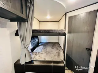 2022 Dutchmen Aspen Trail LE 25BH RV Photo 4