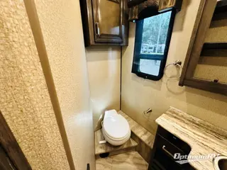 2019 Fleetwood Southwind 35K RV Photo 3