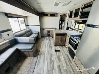 2022 CrossRoads Zinger Lite ZR270BH RV Photo 2