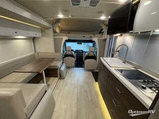 2020 Winnebago Navion 24J RV Photo 2