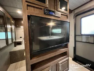 2019 Forest River Rockwood Signature Ultra Lite 8311WS RV Photo 2