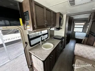 2017 Thor Axis 25.3 RV Photo 3