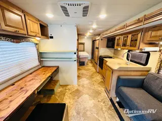 2016 Thor Windsport 29M RV Photo 2