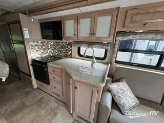 2018 Thor Windsport 29M RV Photo 3