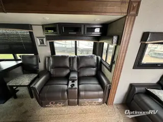 2019 Jayco Eagle HT 30.5MLOK RV Photo 2