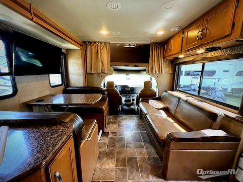 2017 Thor Chateau 28Z RV Photo 2