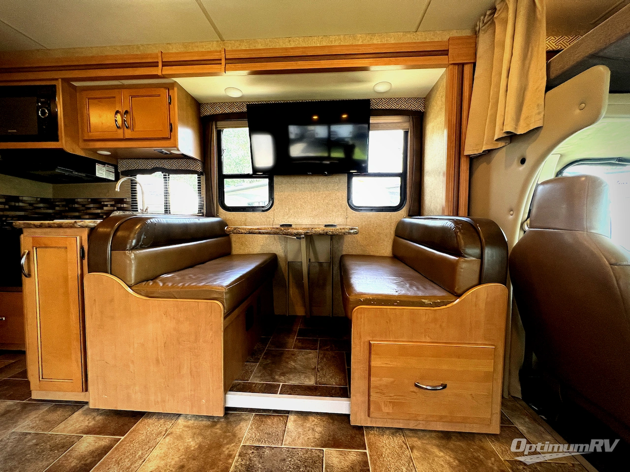 2017 Thor Chateau 28Z Photo 7