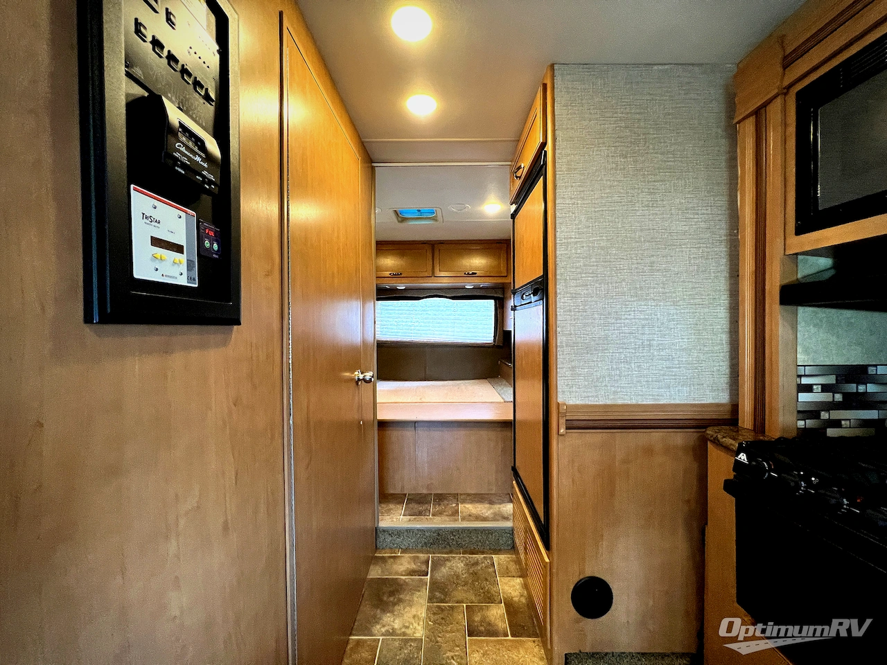 2017 Thor Chateau 28Z Photo 14