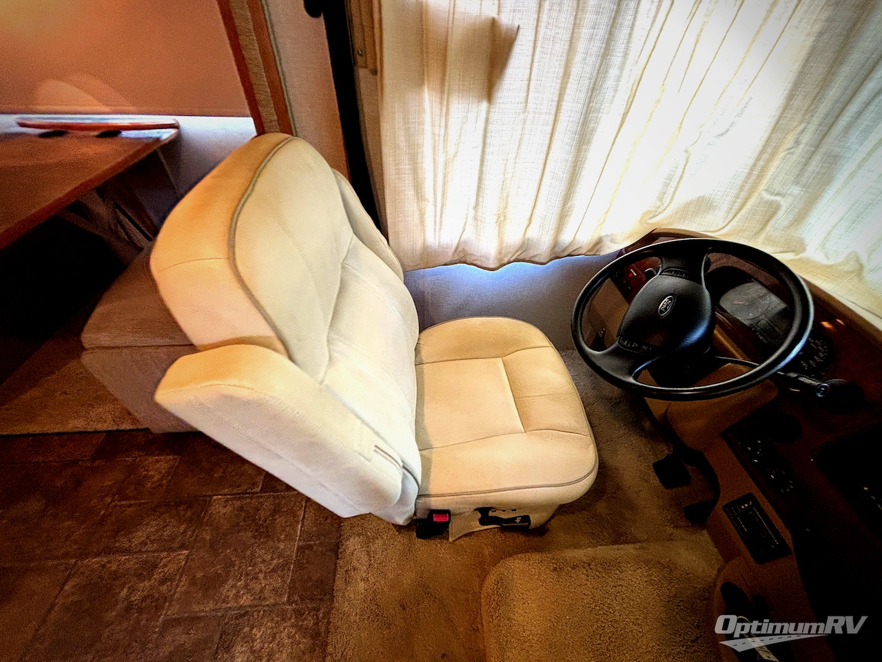 2014 Itasca Sunstar 35F Photo 7