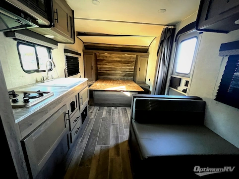 2022 Gulf Stream Kingsport 248BH RV Photo 2