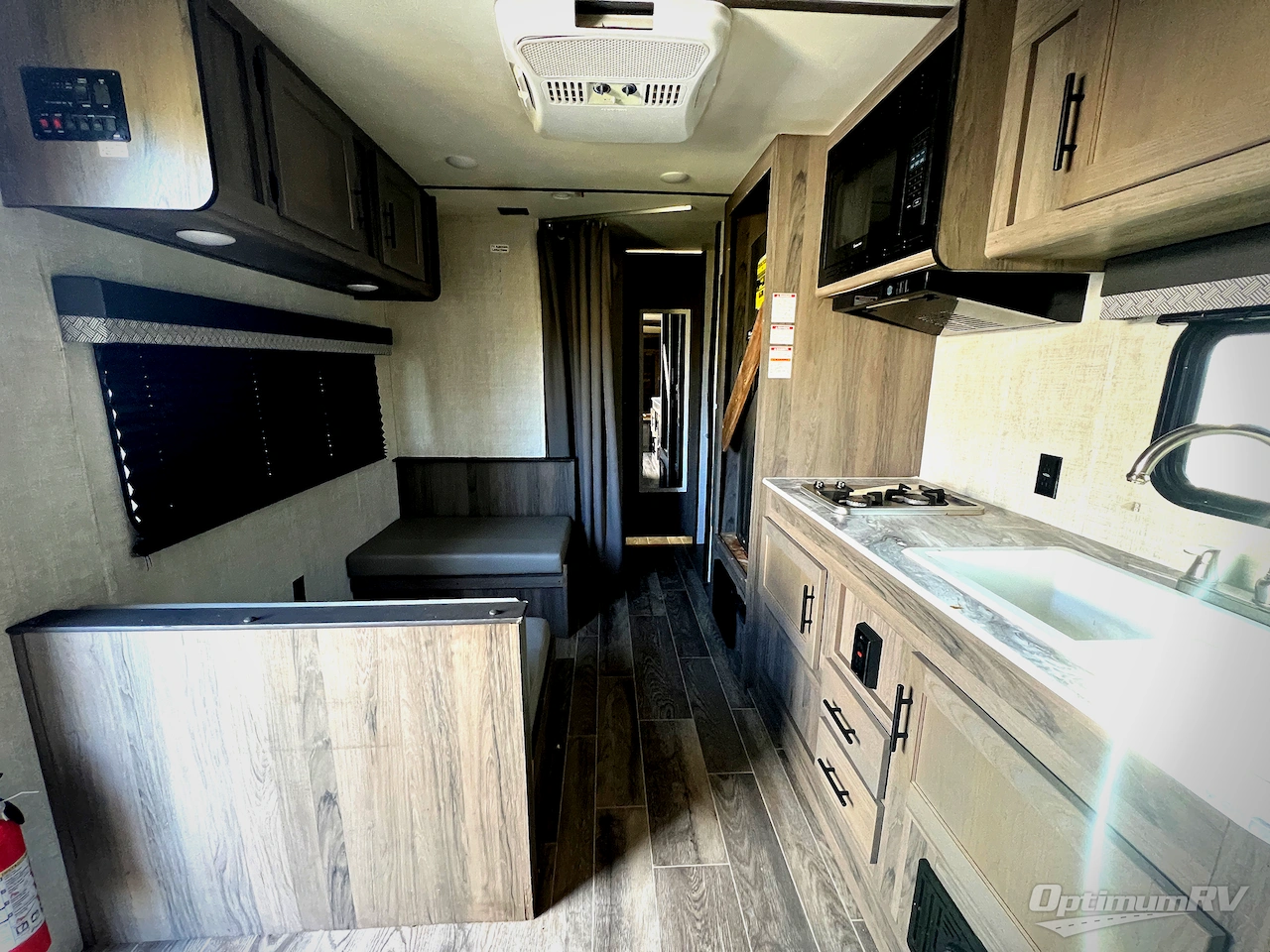 2022 Gulf Stream Kingsport 248BH Photo 4