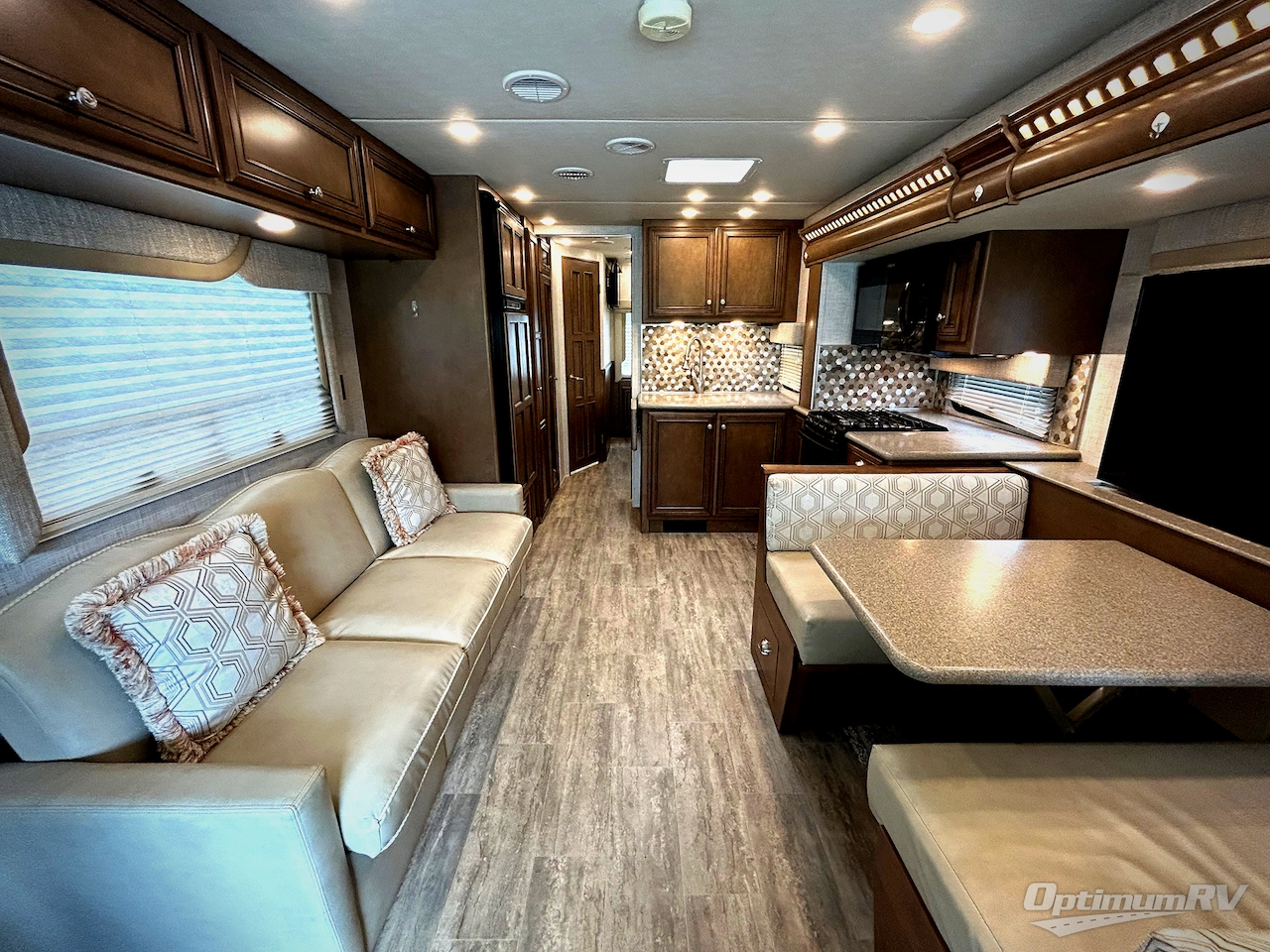 2020 Newmar Bay Star Sport 2813 Photo 4