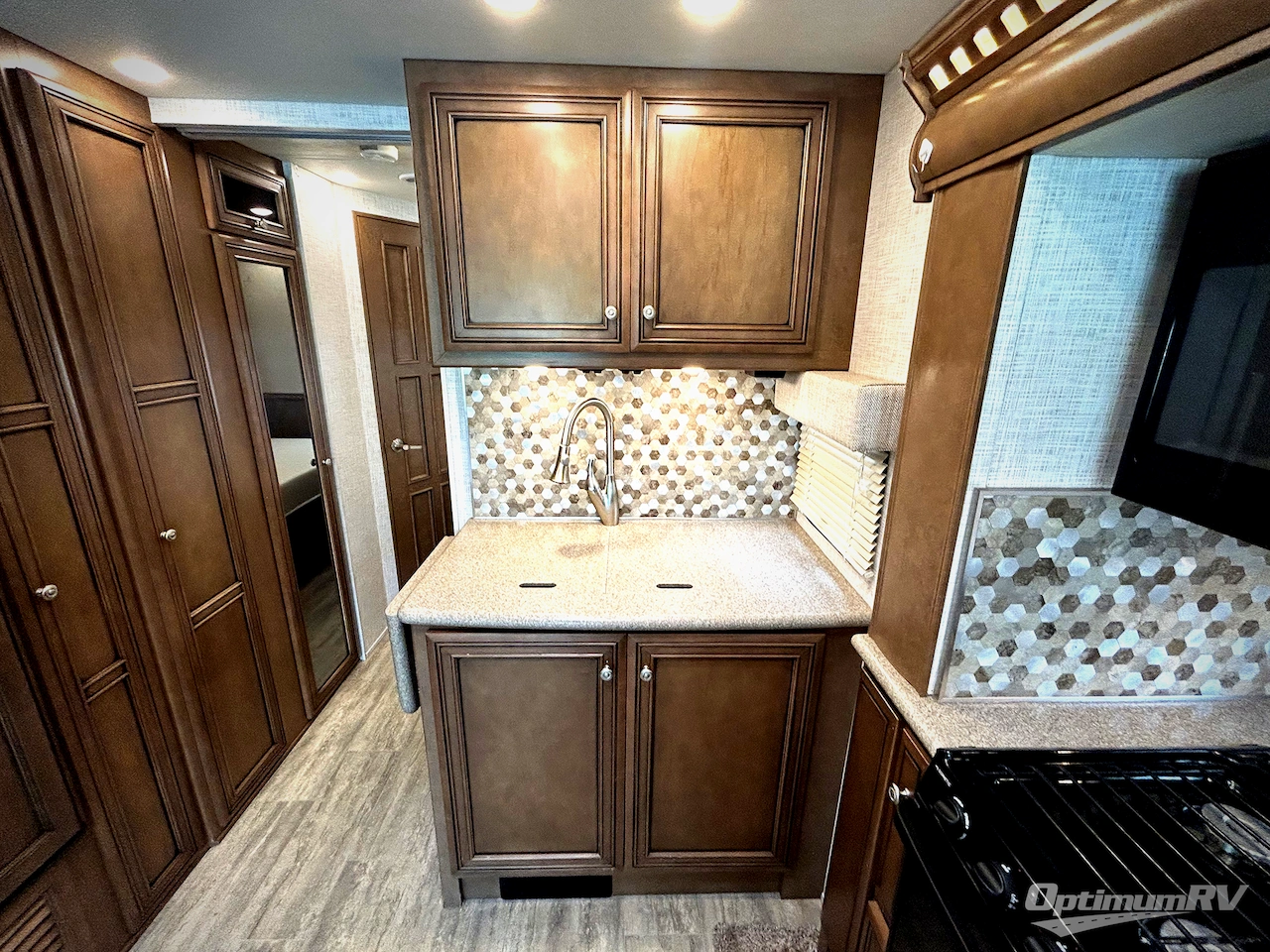2020 Newmar Bay Star Sport 2813 Photo 14