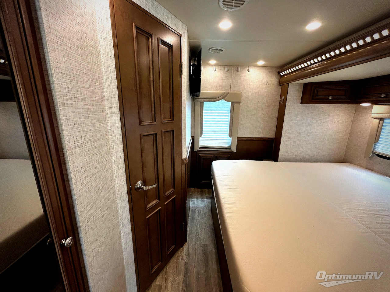 2020 Newmar Bay Star Sport 2813 Photo 15