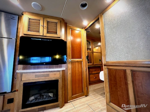 2018 Tiffin Allegro 36 LA RV Photo 3