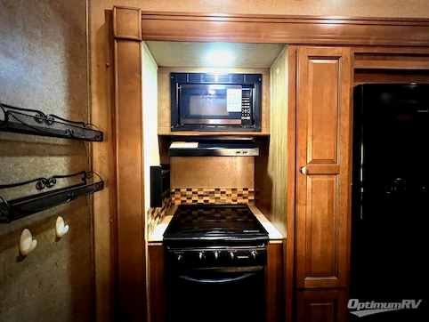 2018 Forest River Rockwood Signature Ultra Lite 8297S RV Photo 3