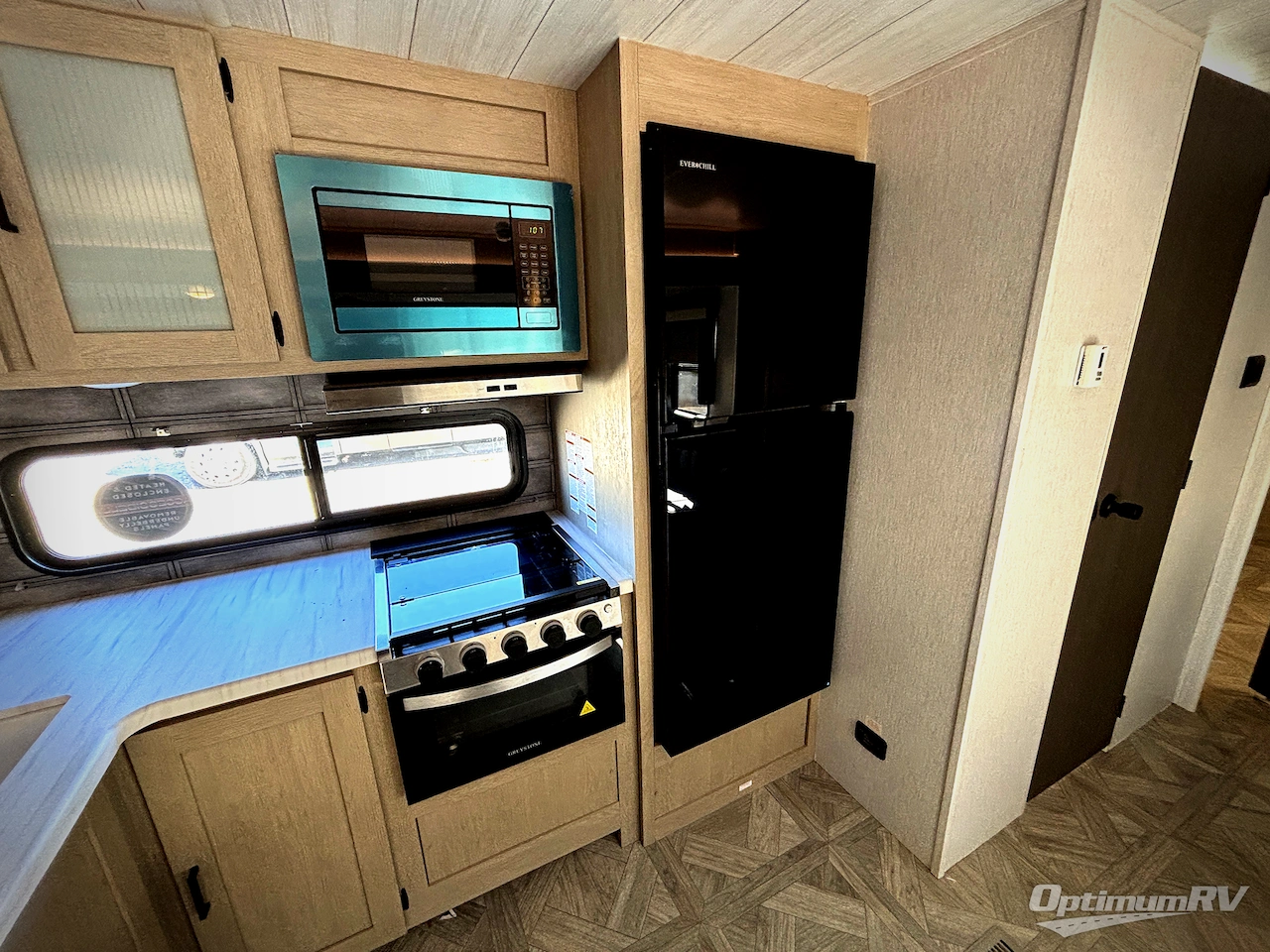 2023 Forest River Wildwood 31KQBTS Photo 16