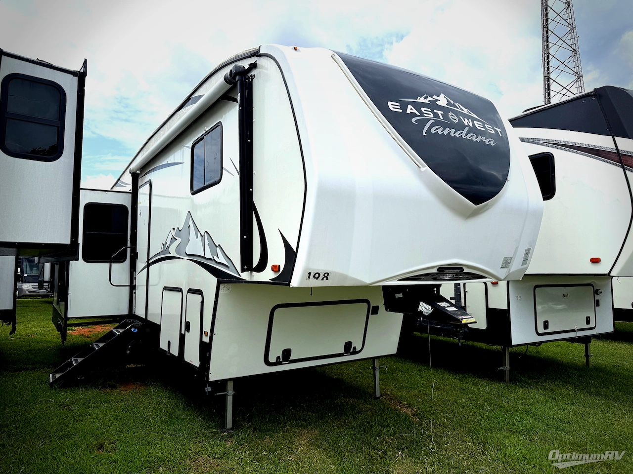 2022 East To West Tandara 285RL Photo 1