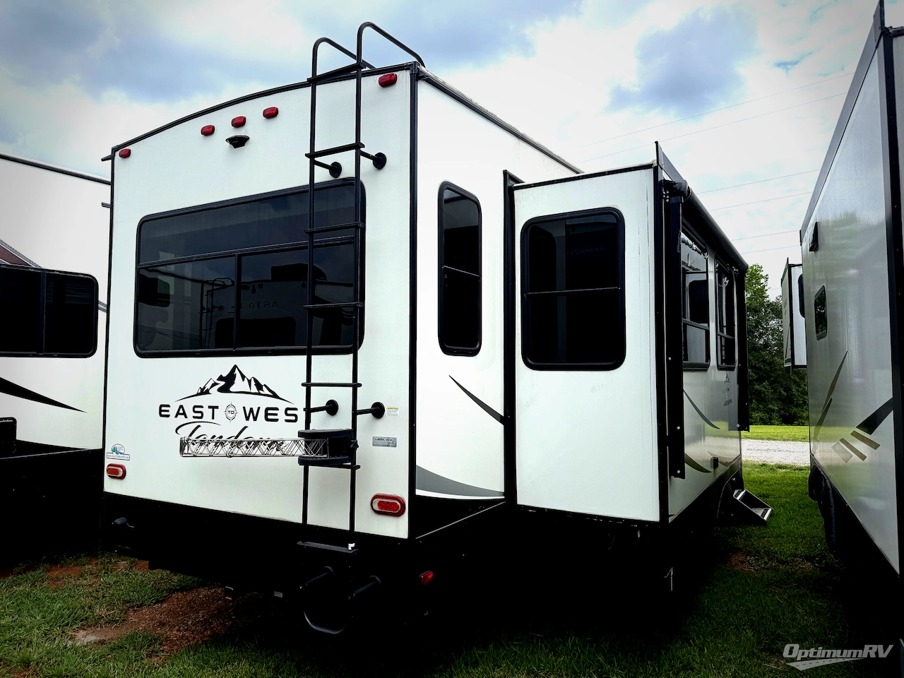 2022 East To West Tandara 285RL Photo 2