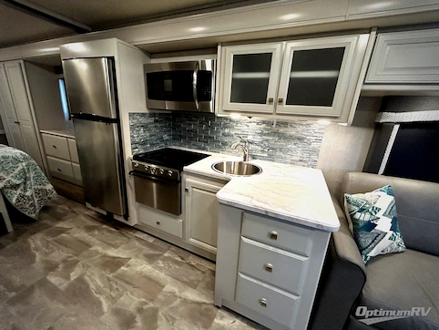 2021 Fleetwood Flair 29M RV Photo 2
