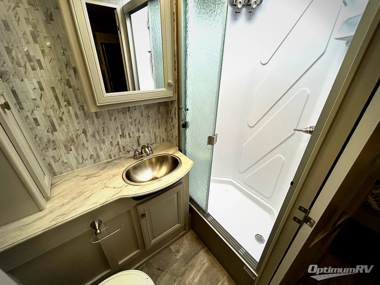 2021 Fleetwood Flair 29M Photo 14