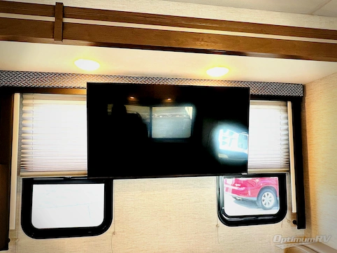 2025 Thor Four Winds 28Z RV Photo 2