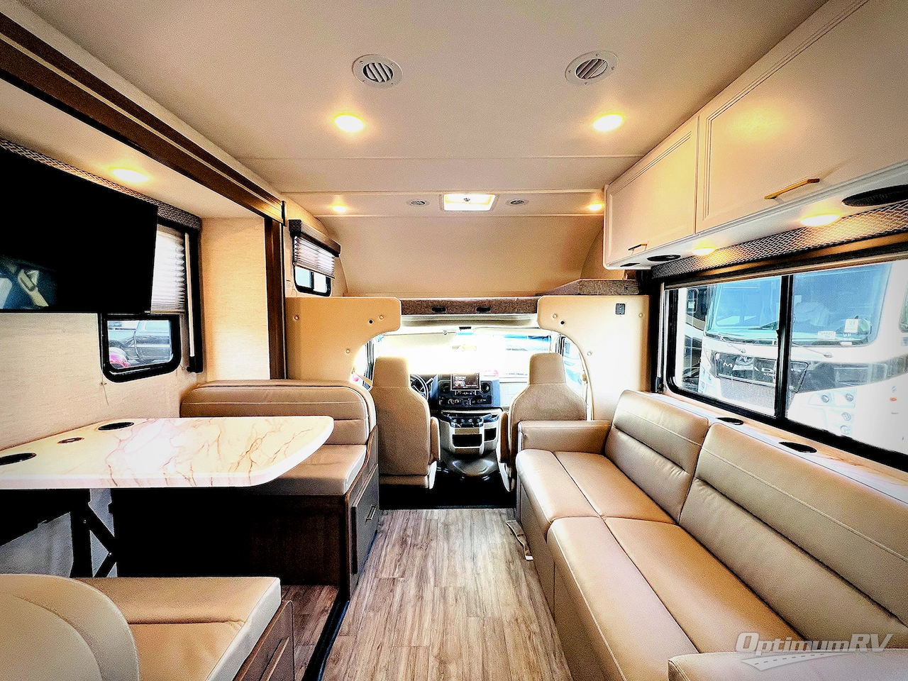 2025 Thor Four Winds 28Z Photo 2
