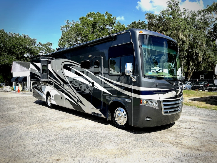 2017 Thor Miramar 34.1 RV Photo 1