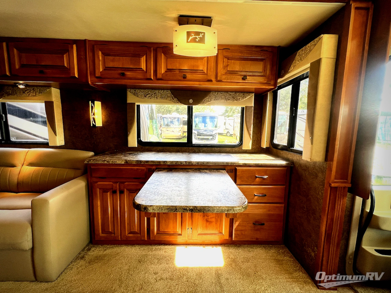 2014 Tiffin Allegro 36 LA Photo 10