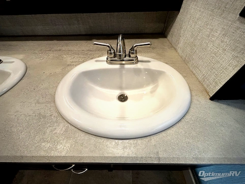 2021 Palomino Columbus 389FLC RV Photo 4