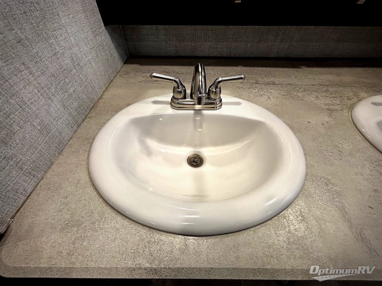 2021 Palomino Columbus 389FLC Photo 17