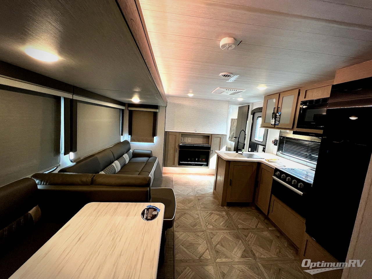 2024 Forest River Wildwood 31KQBTSX Photo 4