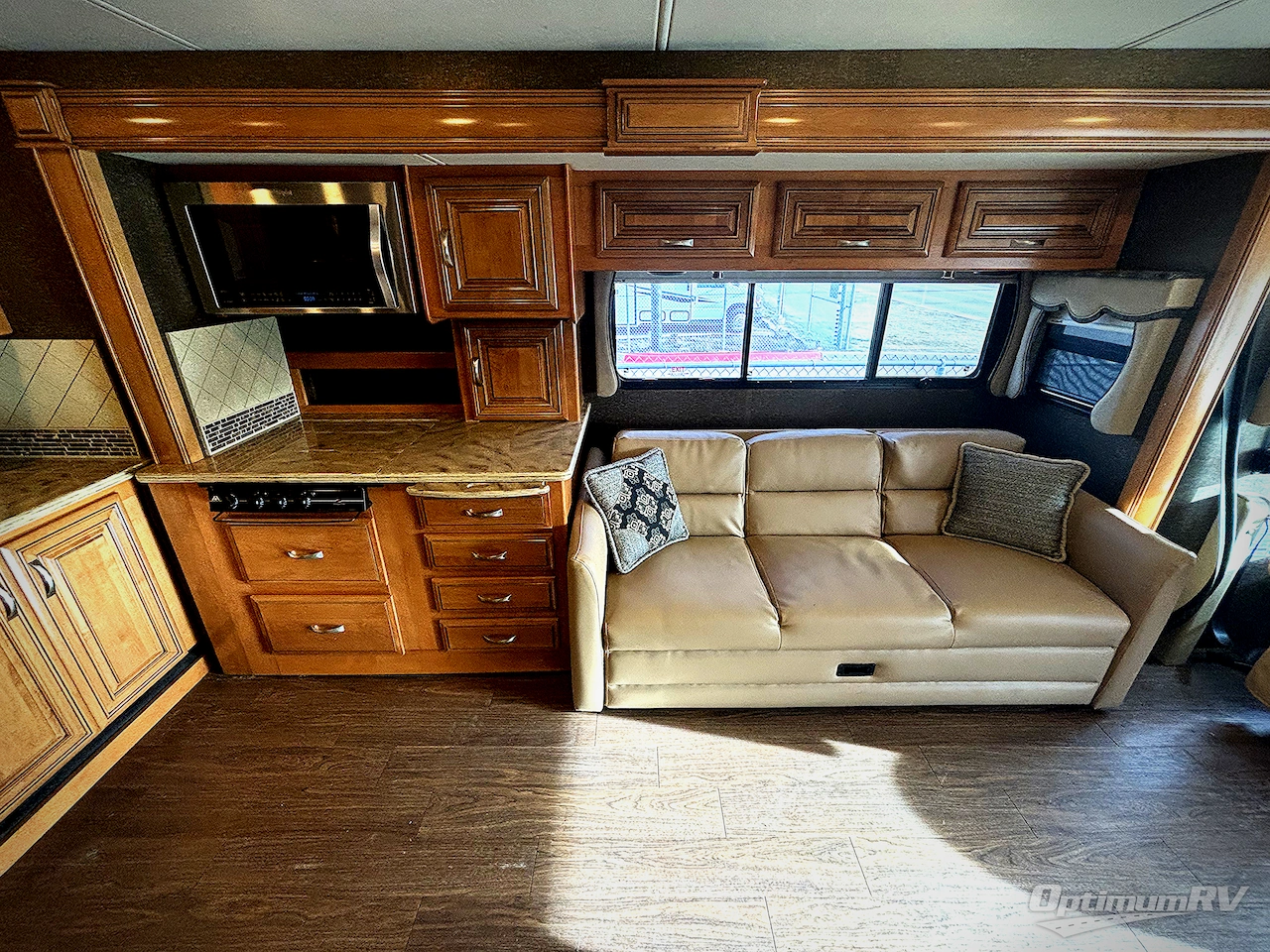 2016 Thor Challenger 36TL Photo 8