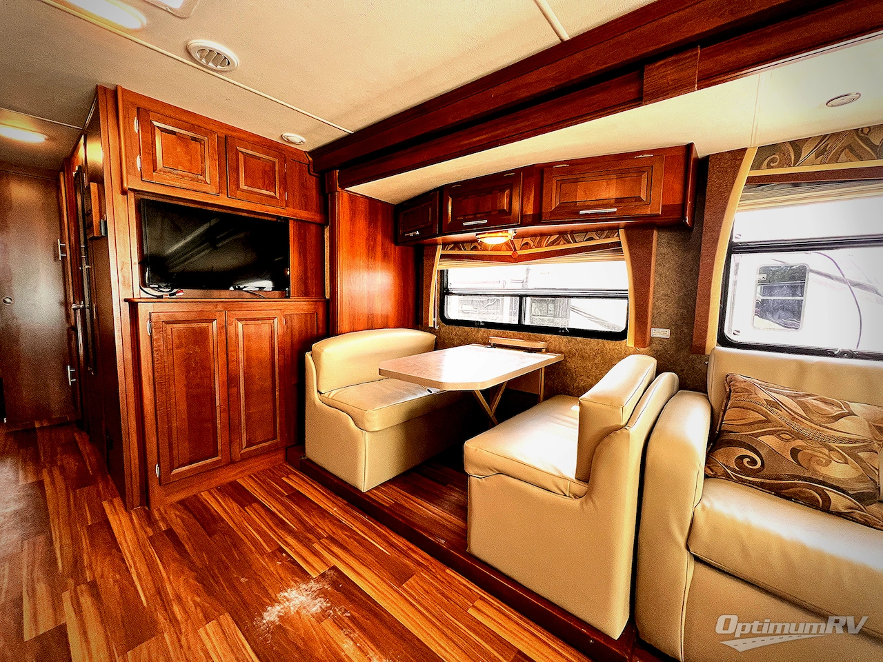 2014 Forest River Georgetown 351DSF Photo 9