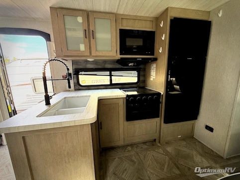 2024 Forest River Wildwood 31KQBTSX RV Photo 3