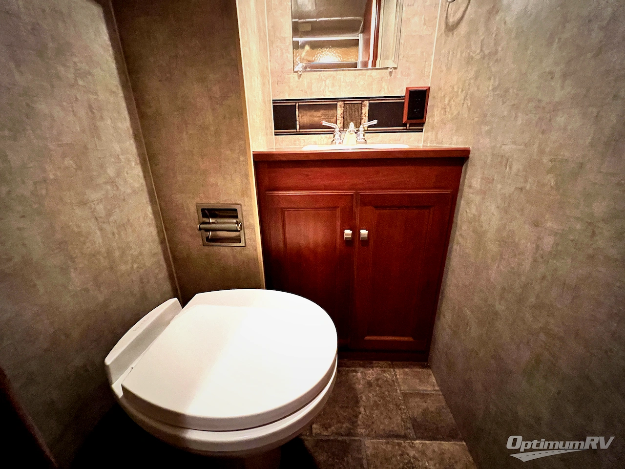 2014 Winnebago Sunstar 31KE Photo 17