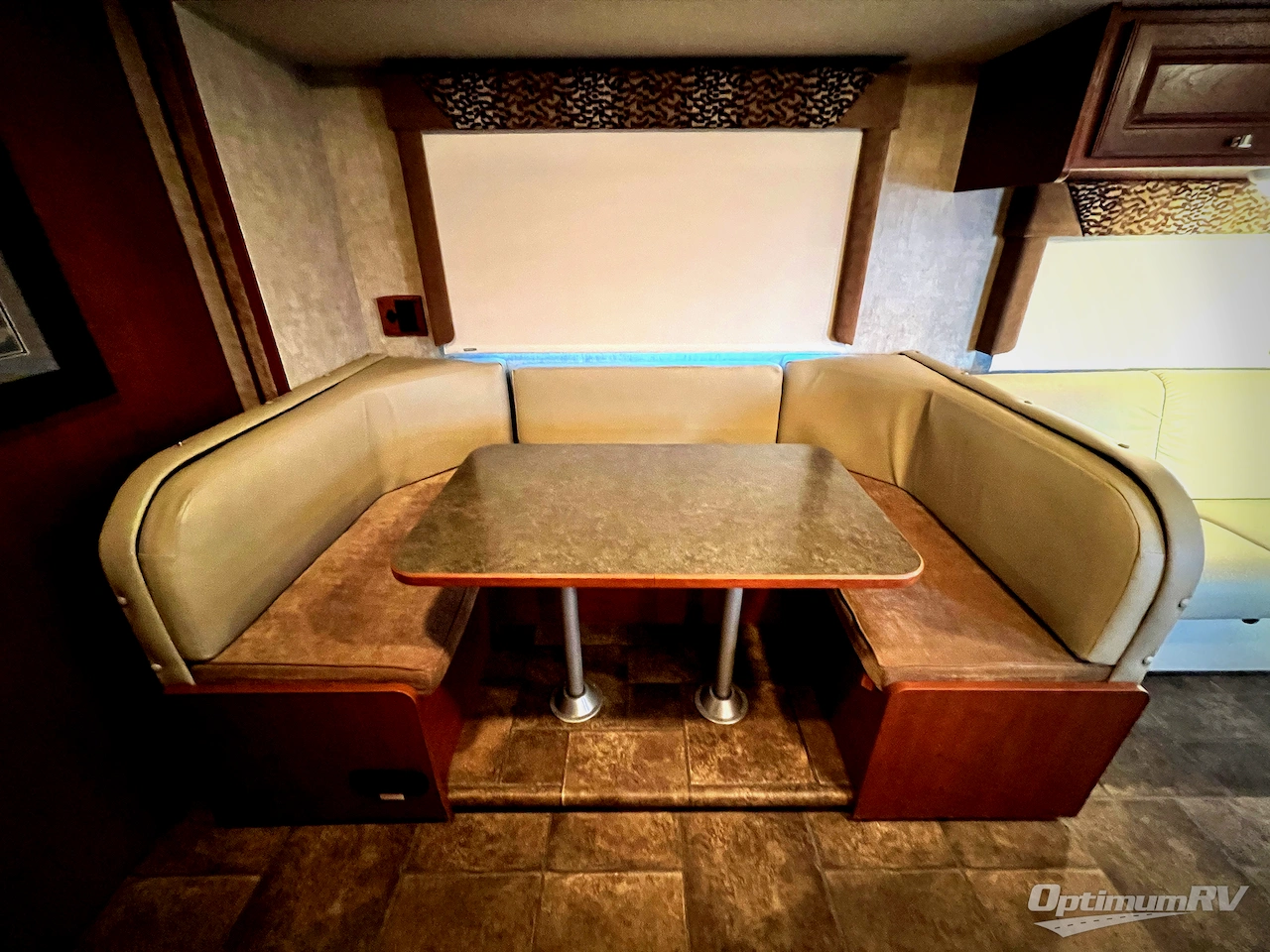 2014 Winnebago Sunstar 31KE Photo 15