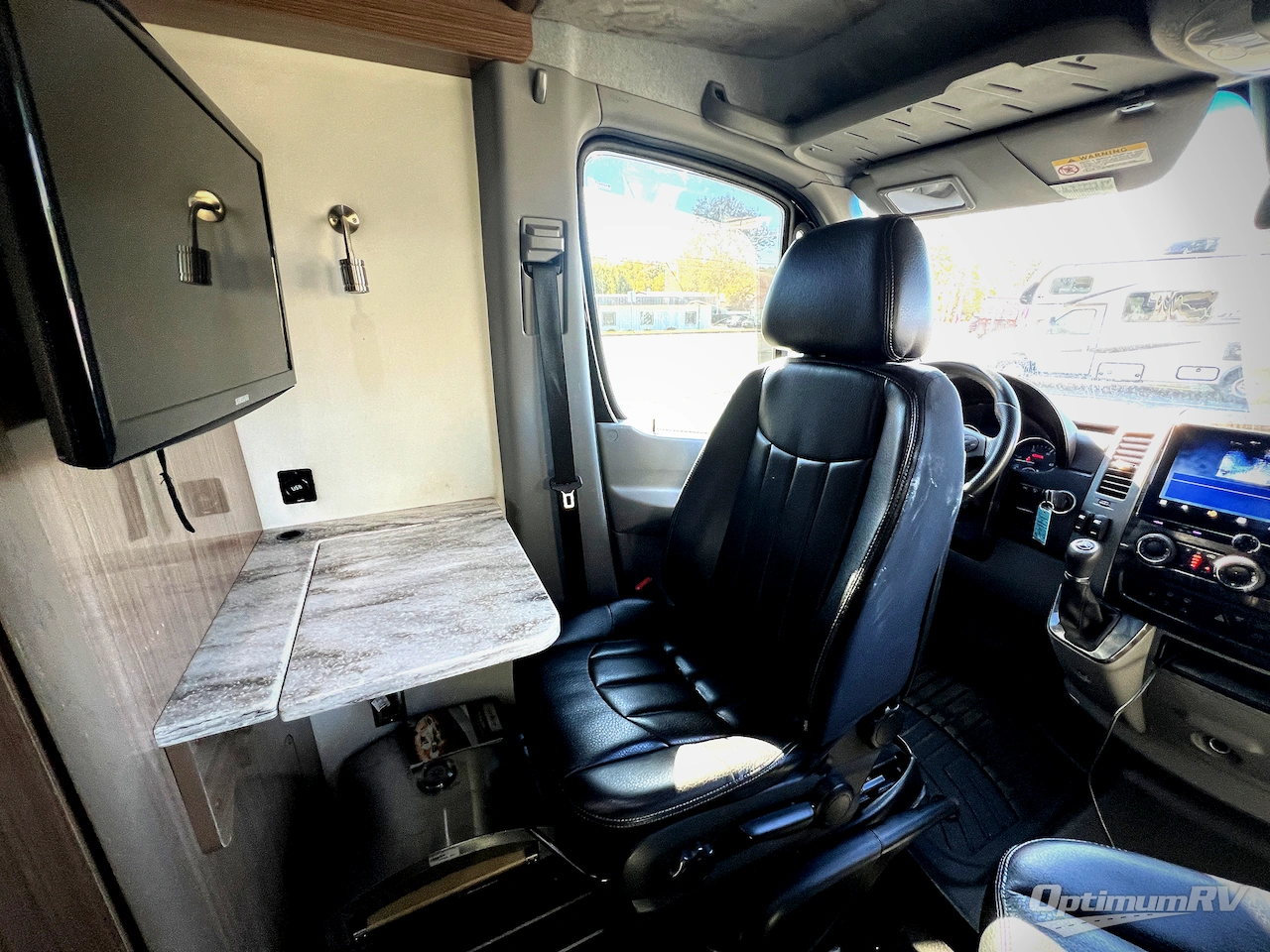2018 Airstream Interstate Grand Tour EXT Std. Model Photo 12