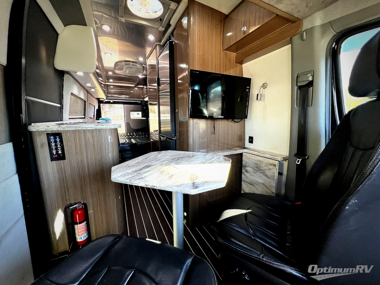 2018 Airstream Interstate Grand Tour EXT Std. Model Photo 11