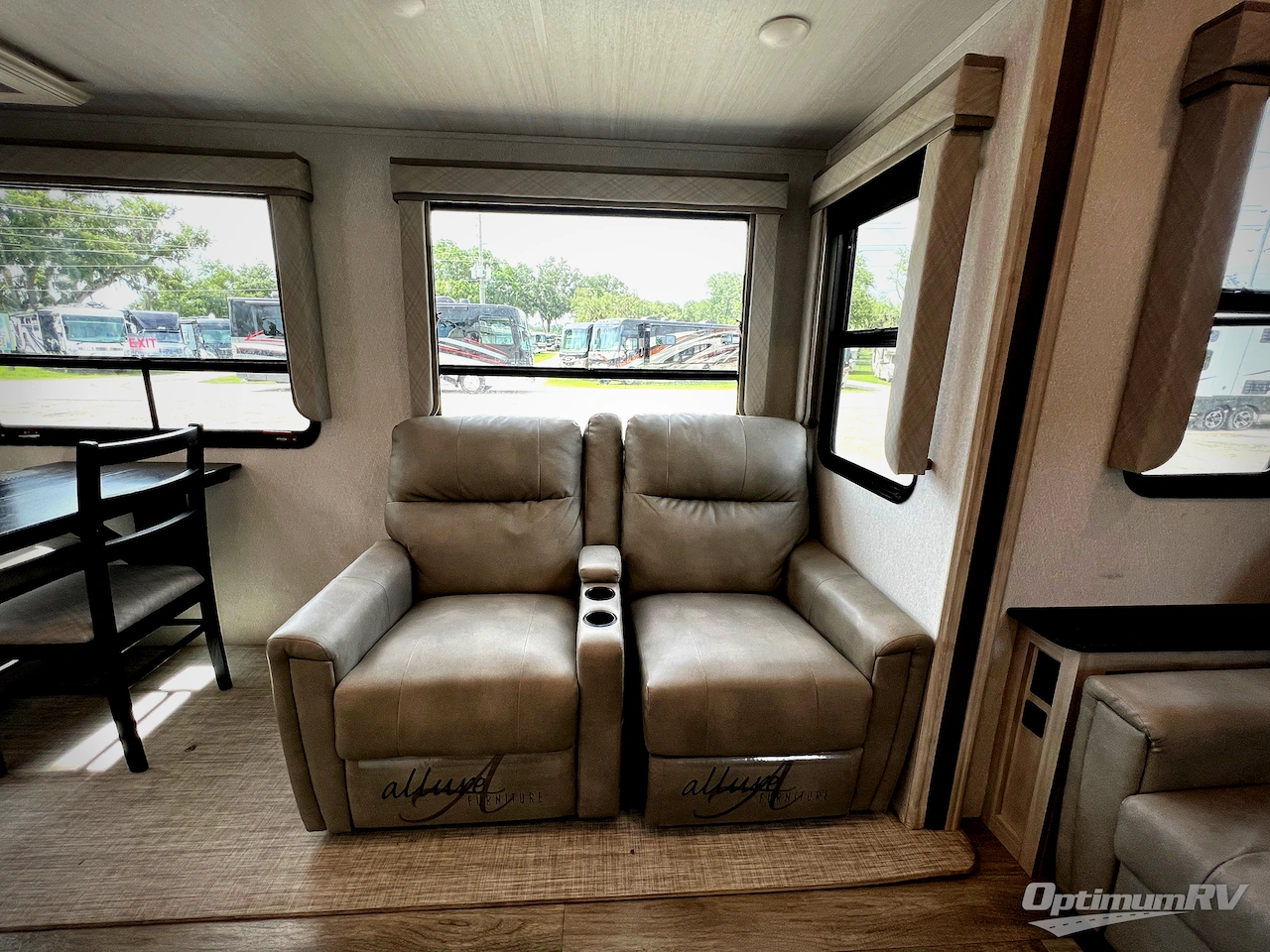 2023 East To West Tandara 385MB Photo 8