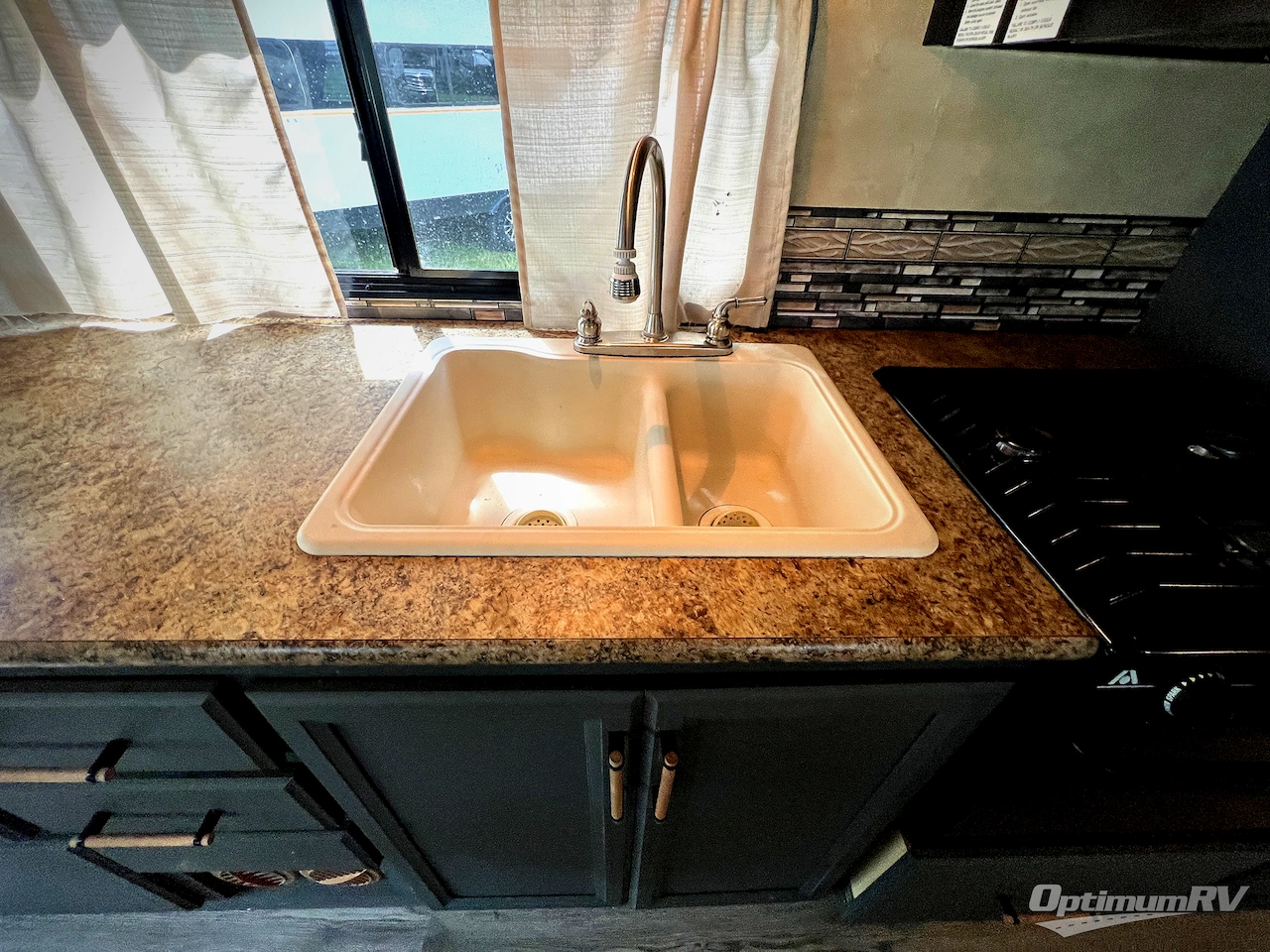 2012 Thor Chateau 31A Photo 11