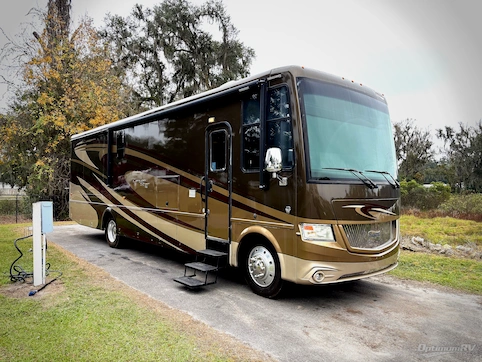 Used 2015 Newmar Canyon Star 3610 Featured Photo