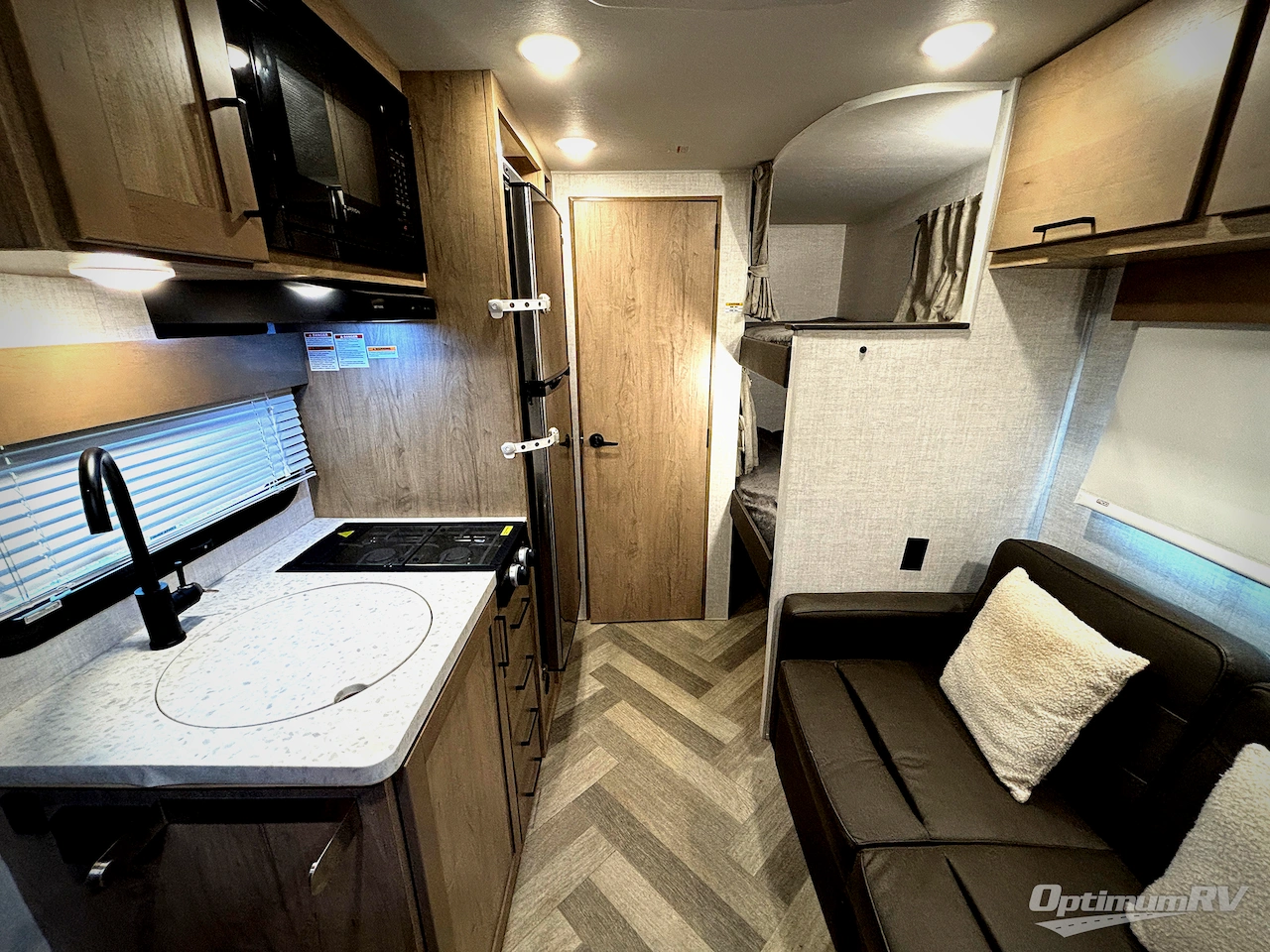 2022 Ember Overland Series 170MBH Photo 4