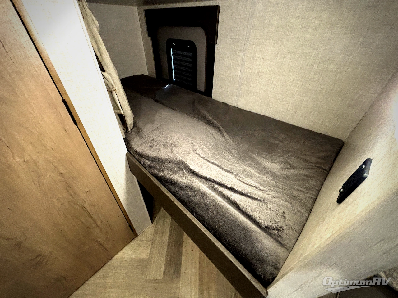 2022 Ember Overland Series 170MBH Photo 14