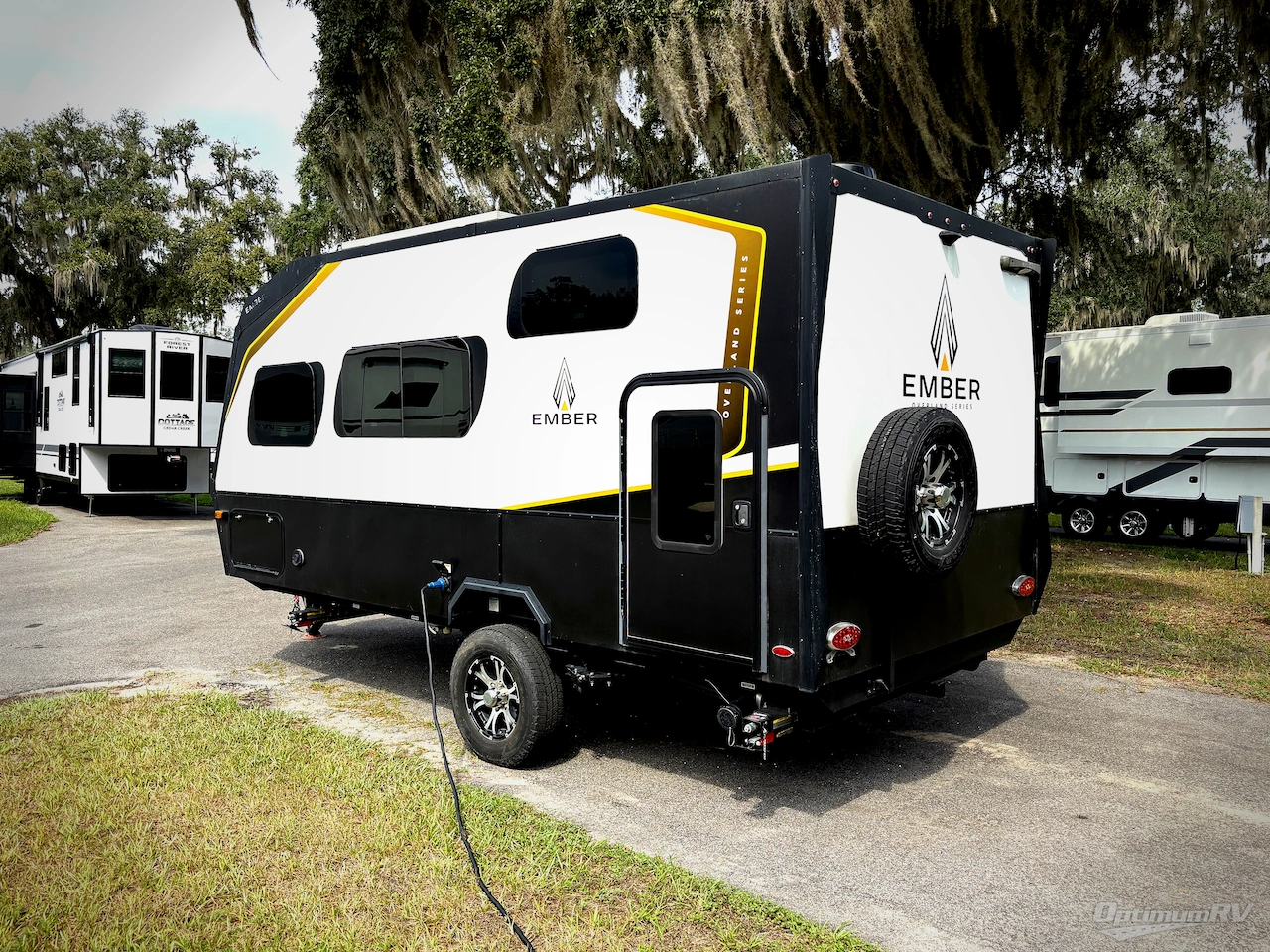 2022 Ember Overland Series 170MBH Photo 3